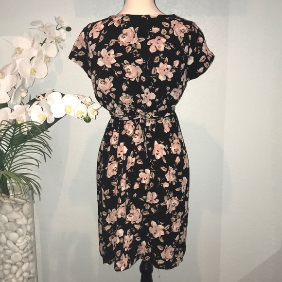 Maternity Rose Dress - Picture 3 of 5